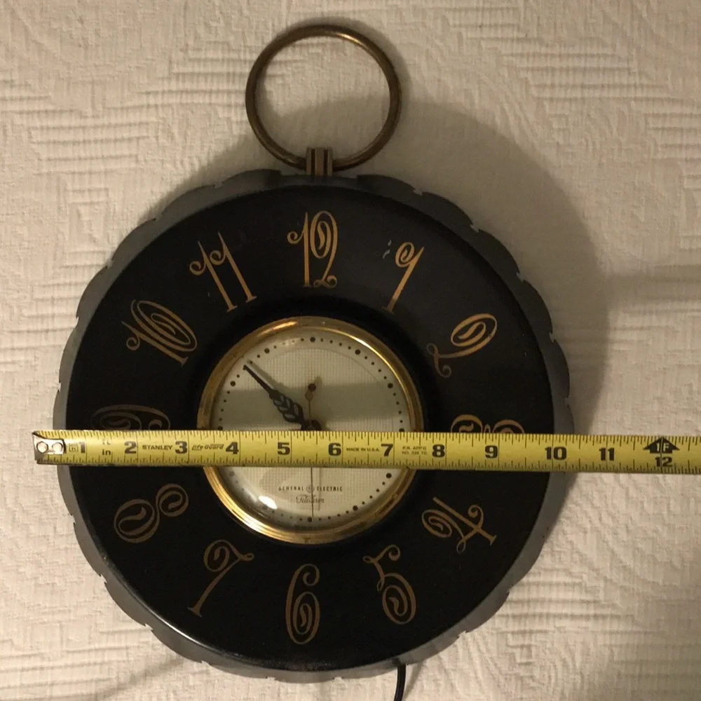 Vintage Mid Century Kitchen Clock Black & Gold Metal Tole Wear Tolewear Plug In